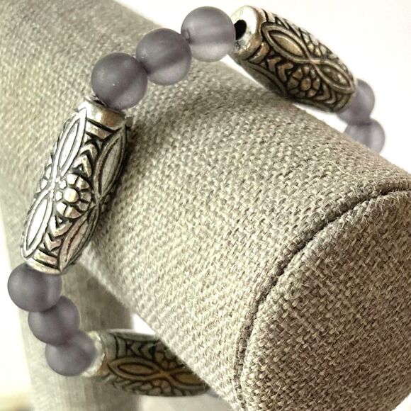 Infinity Bracelet Segmented Silvertone Statement Stretch Bracelet 8 Inches - Picture 6 of 12